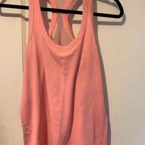 Women’s razorback workout tops!